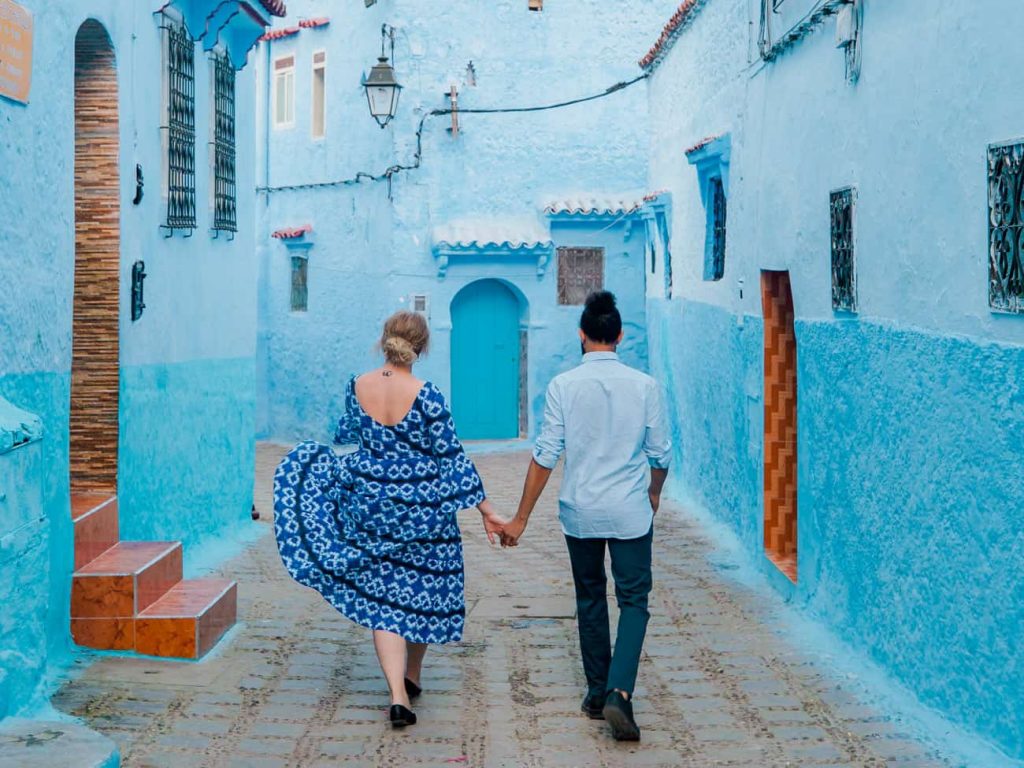 couple photoshoot in Chefchaouen by Morocco photographer